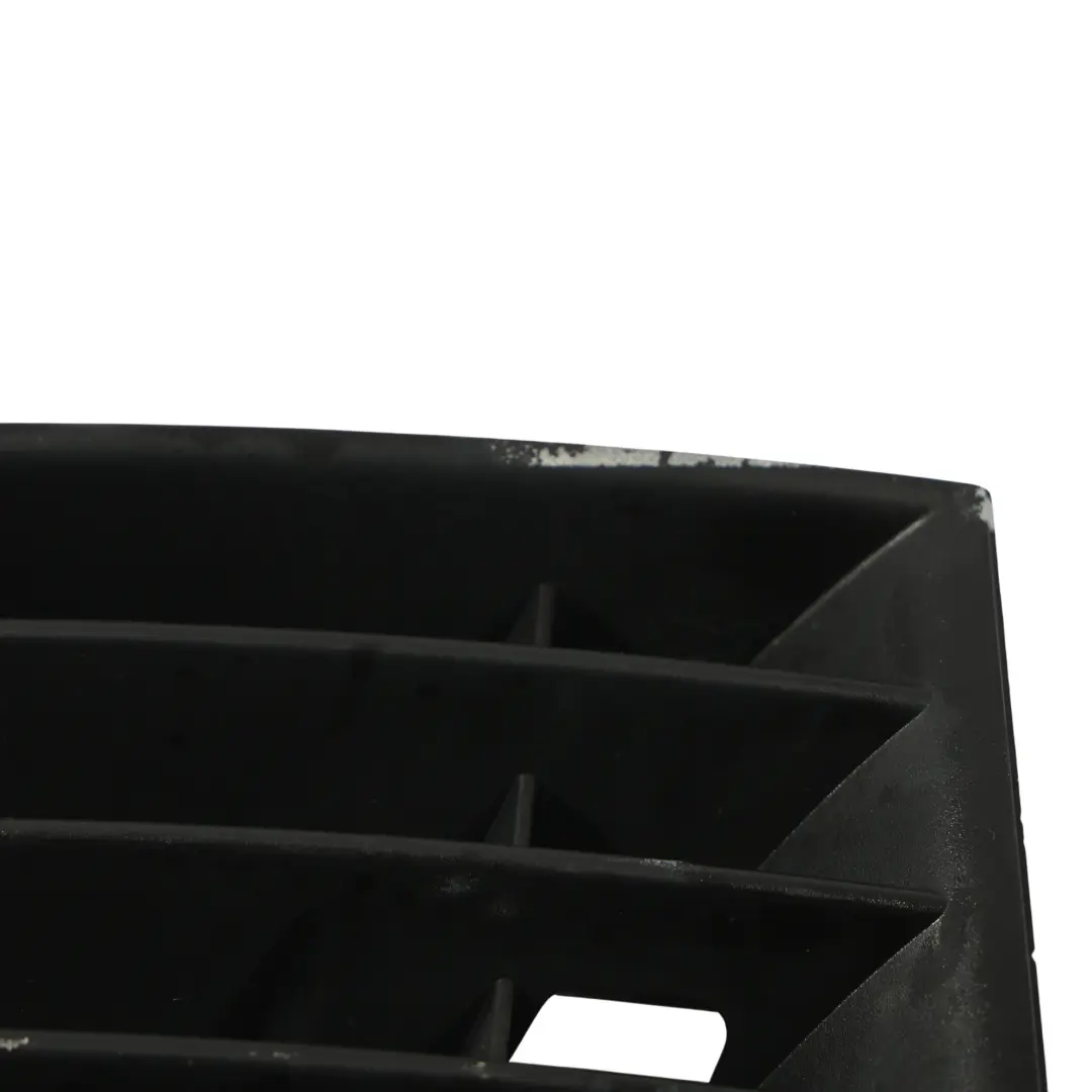 Mk5 Osłona Światła Kratka Zderzaka Przód Prawa do VW Volkswagen Golf o numerze 1K0853666 VW Volkswagen Golf Mk5 Osłona Światła Kratka Zderzaka Przód Prawa - SKU 1K0853666 - Numer Części 1K0853666