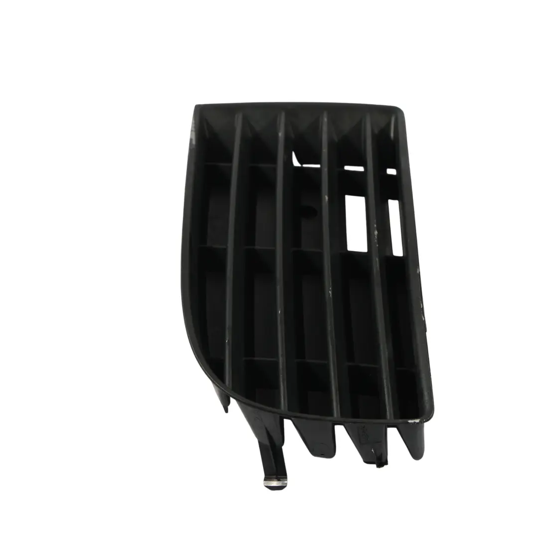 Mk5 Osłona Światła Kratka Zderzaka Przód Prawa do VW Volkswagen Golf o numerze 1K0853666 VW Volkswagen Golf Mk5 Osłona Światła Kratka Zderzaka Przód Prawa - SKU 1K0853666 - Numer Części 1K0853666