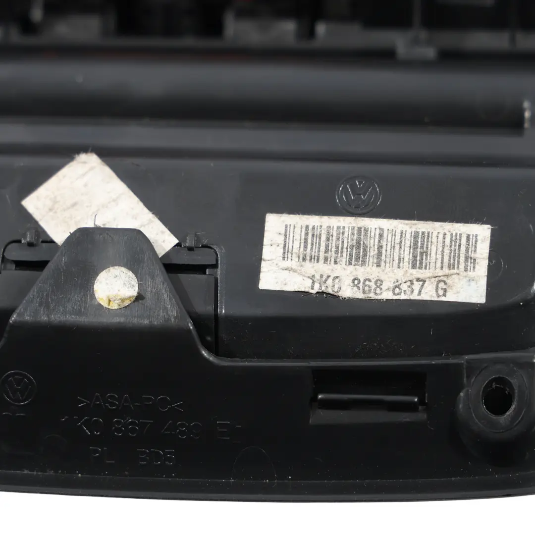 VW Golf 5K Tiguan 5N Lampka Podsufitki Panel Kabiny Czarna - SKU 1K0867489E-2 - Numer Części 1K0867489E
