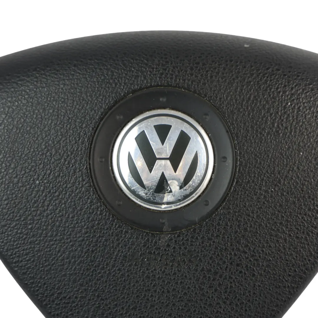 1K Poduszka Powietrzna Kierowcy do Volkswagen Golf o numerze 1K0880201QB Volkswagen Golf 1K Poduszka Powietrzna Kierowcy - SKU 1K0880201QB - Numer Części 1K0880201QB