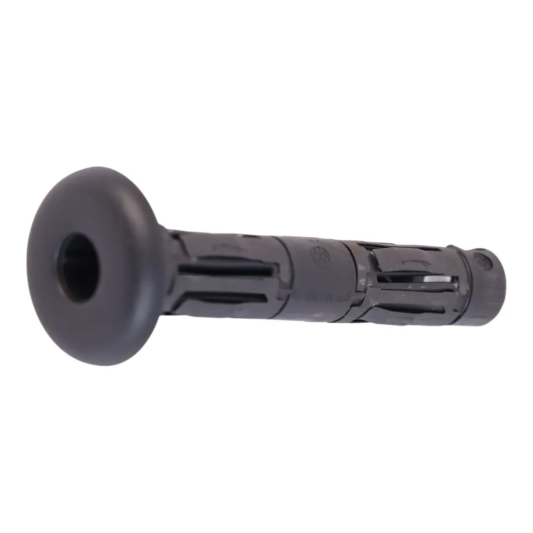 Mk3 Touareg 7P Prowadnica Zagłówka Tylnego Prawo do VW Scirocco o numerze 1K0881920AE VW Scirocco Mk3 Touareg 7P Prowadnica Zagłówka Tylnego Prawo - SKU 1K0881920AE - Numer Części 1K0881920AE