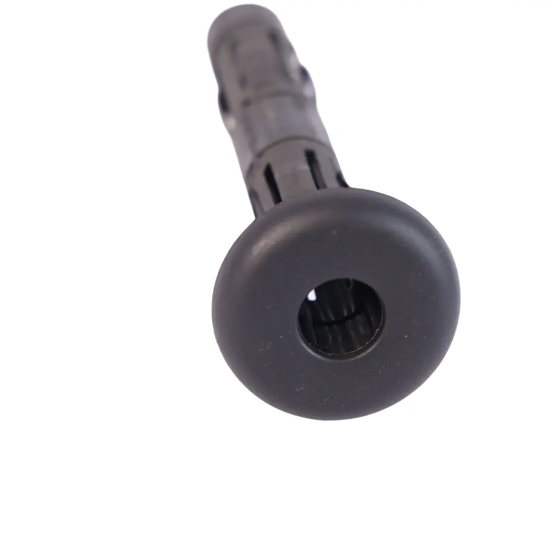 VW Scirocco Mk3 Touareg 7P Guida Poggiatest Sedile Posteriore Destro - SKU 1K0881920AE - Numero di parte 1K0881920AE