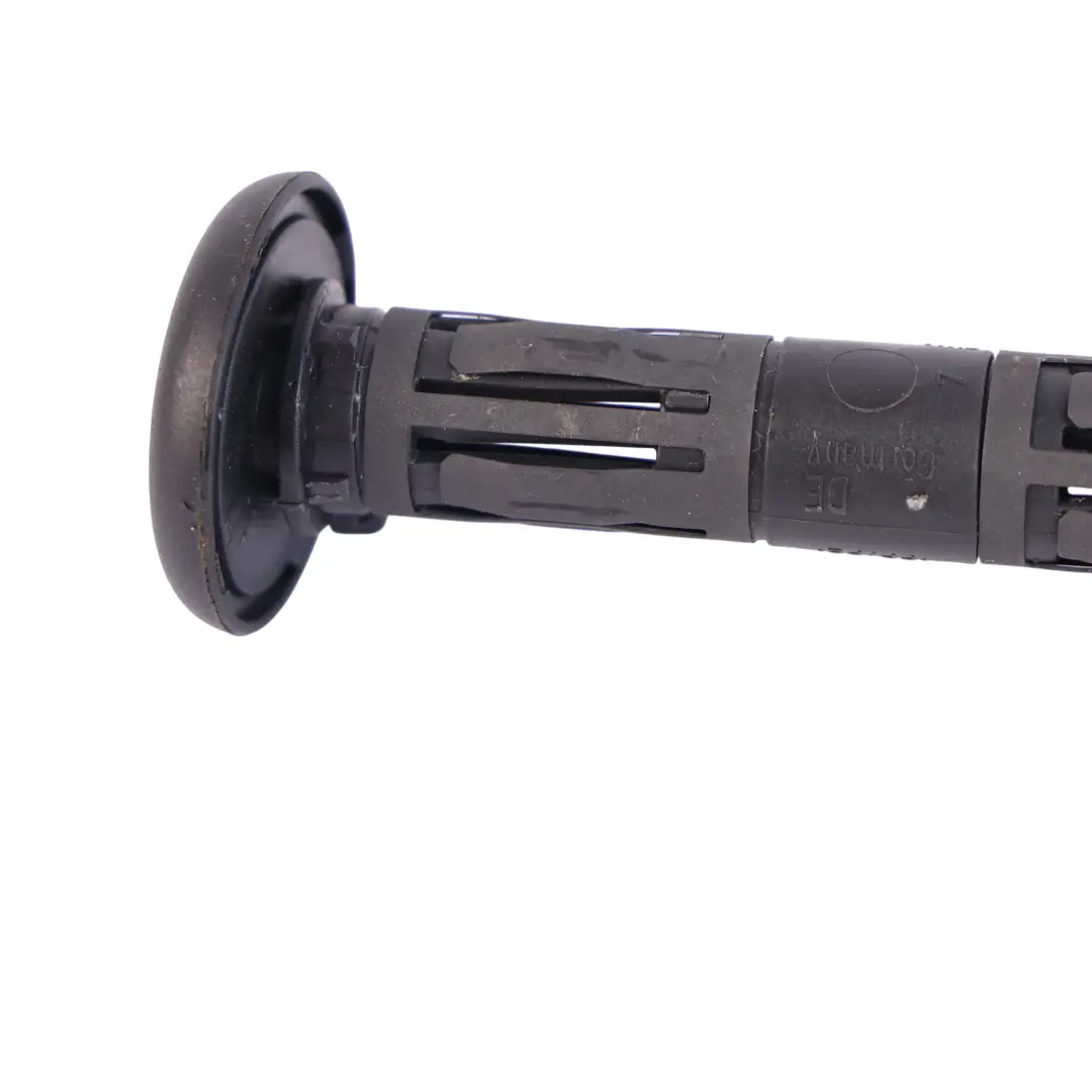 VW Scirocco Mk3 Touareg 7P Guida Poggiatest Sedile Posteriore Destro - SKU 1K0881920AE - Numero di parte 1K0881920AE