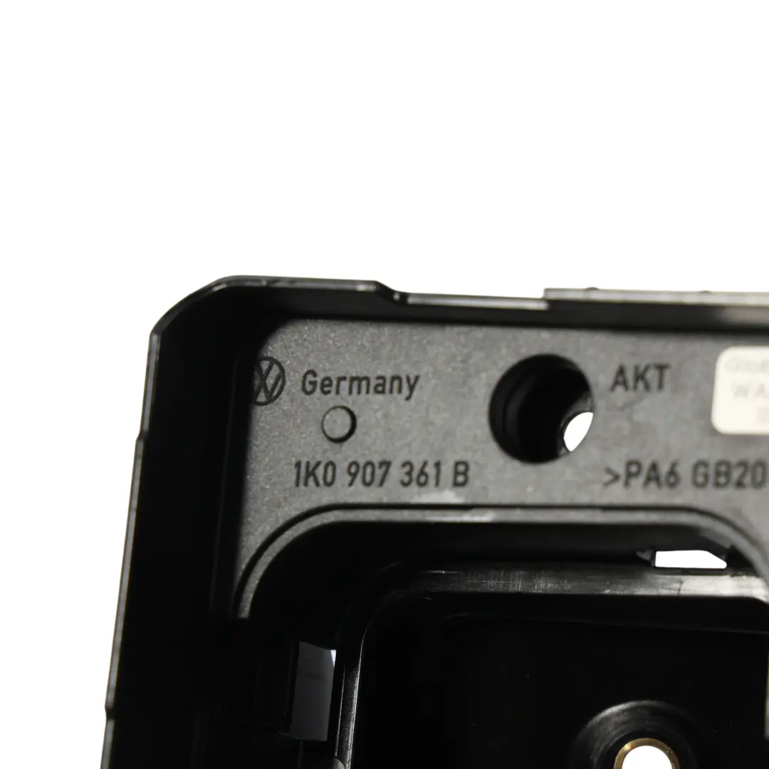 Audi A3 Q3 8U Relaisplatte Sicherungskasten Halter Halterung Gehäuse - SKU 1K0907361B - Teilenummer 1K0907361B