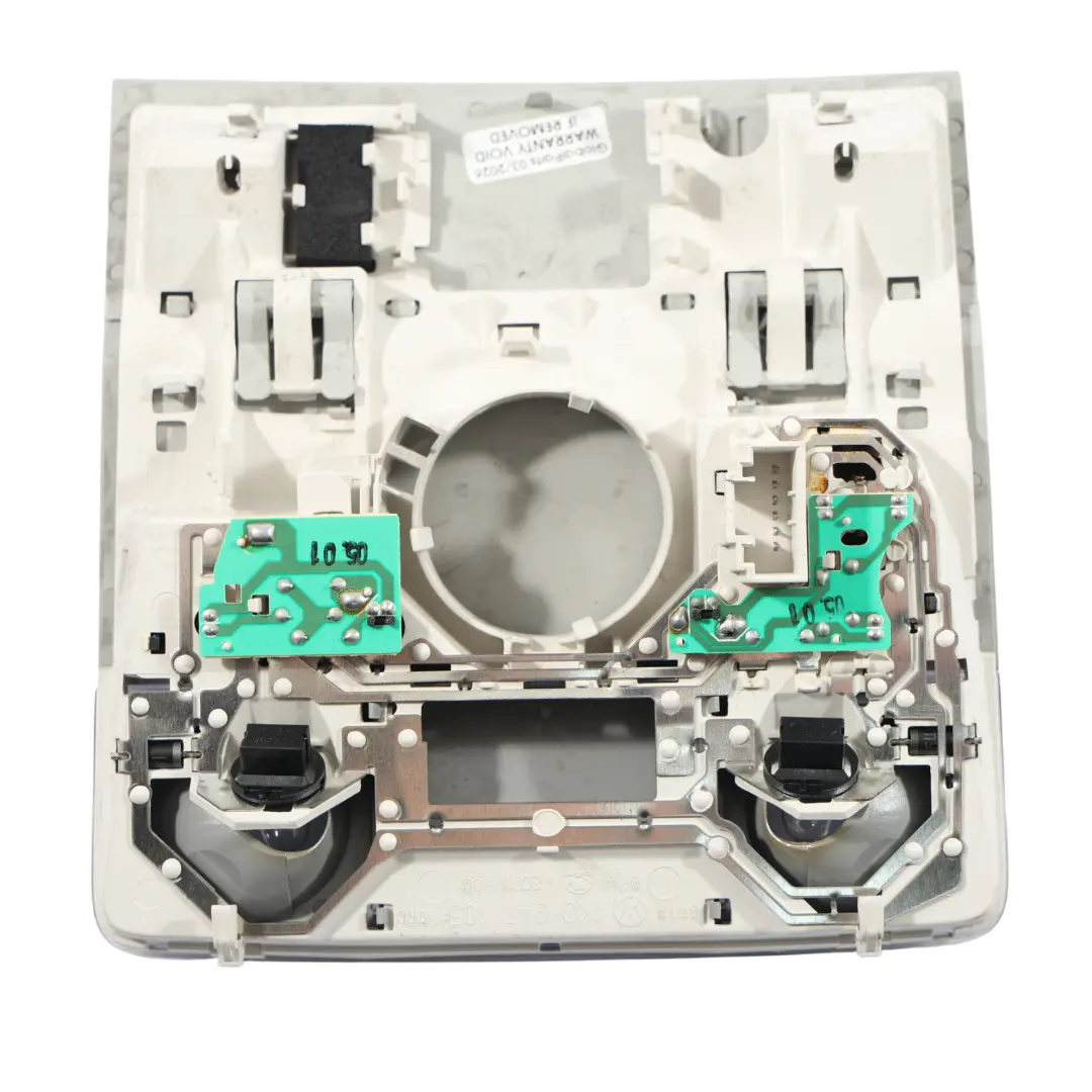 Plafoniera Luce Lettura Interna Tetto per Volkswagen Passat CC con numero di parte 1K0947105 Volkswagen Passat CC Plafoniera Luce Lettura Interna Tetto - SKU 1K0947105 - Numero di parte 1K0947105