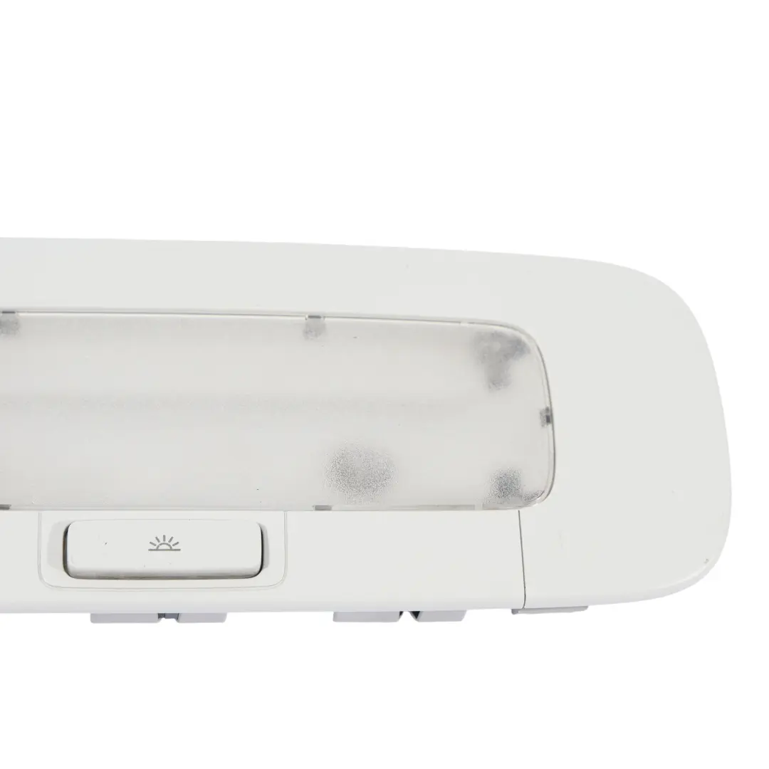 MK5 Luce Rivestimento Posteriore Grigio Chiaro A per VW Volkswagen Golf con numero di parte 1K0947291 VW Volkswagen Golf MK5 Luce Rivestimento Posteriore Grigio Chiaro A - SKU 1K0947291 - Numero di parte 1K0947291