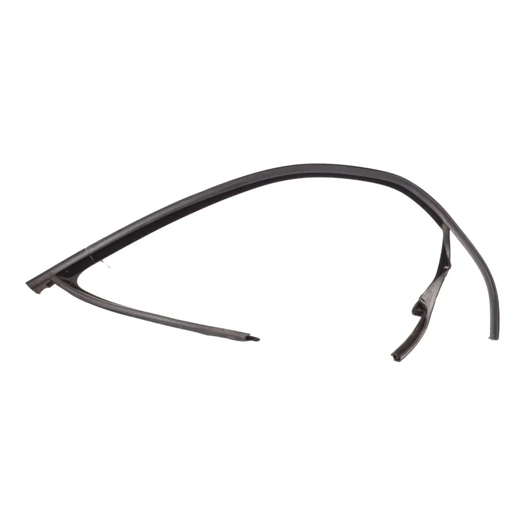 MK5 Guarnizione Vetro Porta Anteriore Destra 3 Porte per Volkswagen Golf con numero di parte 1K3837432D Volkswagen Golf MK5 Guarnizione Vetro Porta Anteriore Destra 3 Porte - SKU 1K3837432D - Numero di parte 1K3837432D