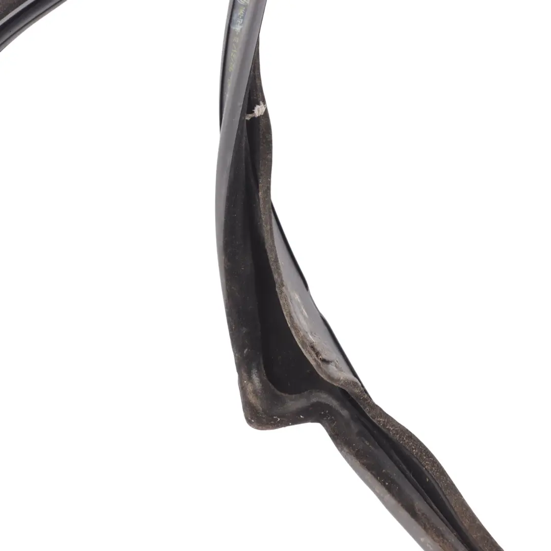 Mk5 Front Door Window Gasket Seal Right O/S 3-Door to Volkswagen VW Golf with Part number 1K3837432D Volkswagen VW Golf Mk5 Front Door Window Gasket Seal Right O/S 3-Door - SKU 1K3837432D - Part number 1K3837432D