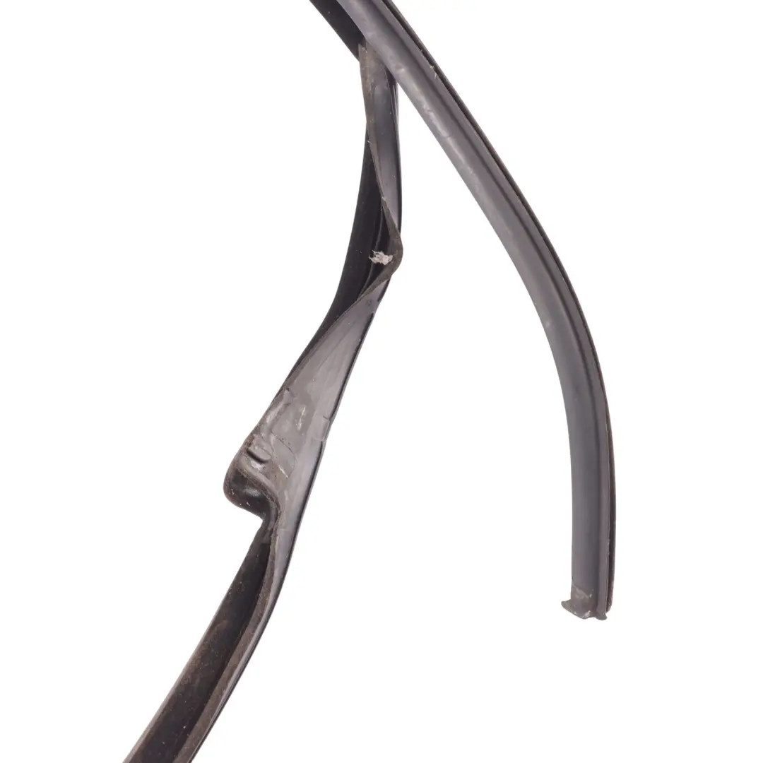 Mk5 Front Door Window Gasket Seal Right O/S 3-Door to Volkswagen VW Golf with Part number 1K3837432D Volkswagen VW Golf Mk5 Front Door Window Gasket Seal Right O/S 3-Door - SKU 1K3837432D - Part number 1K3837432D