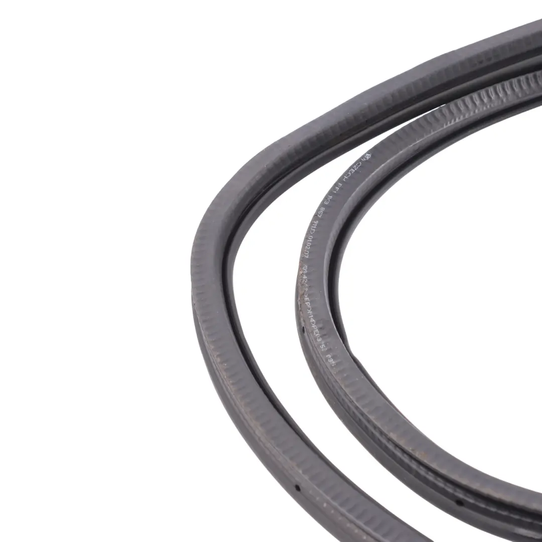 Volkswagen Golf Mk5 3Dr Vordere Tür Dichtung Gummi Links Rechts - SKU 1K3867911D - Teilenummer 1K3867911D