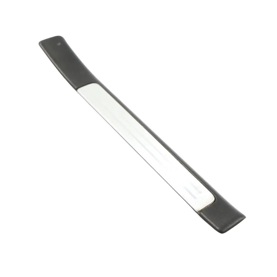 Mk5 Striscia Ingresso Portiera Rivestimento Sinistro per Volkswagen Golf con numero di parte 1K4853539A Volkswagen Golf Mk5 Striscia Ingresso Portiera Rivestimento Sinistro - SKU 1K4853539A - Numero di parte 1K4853539A