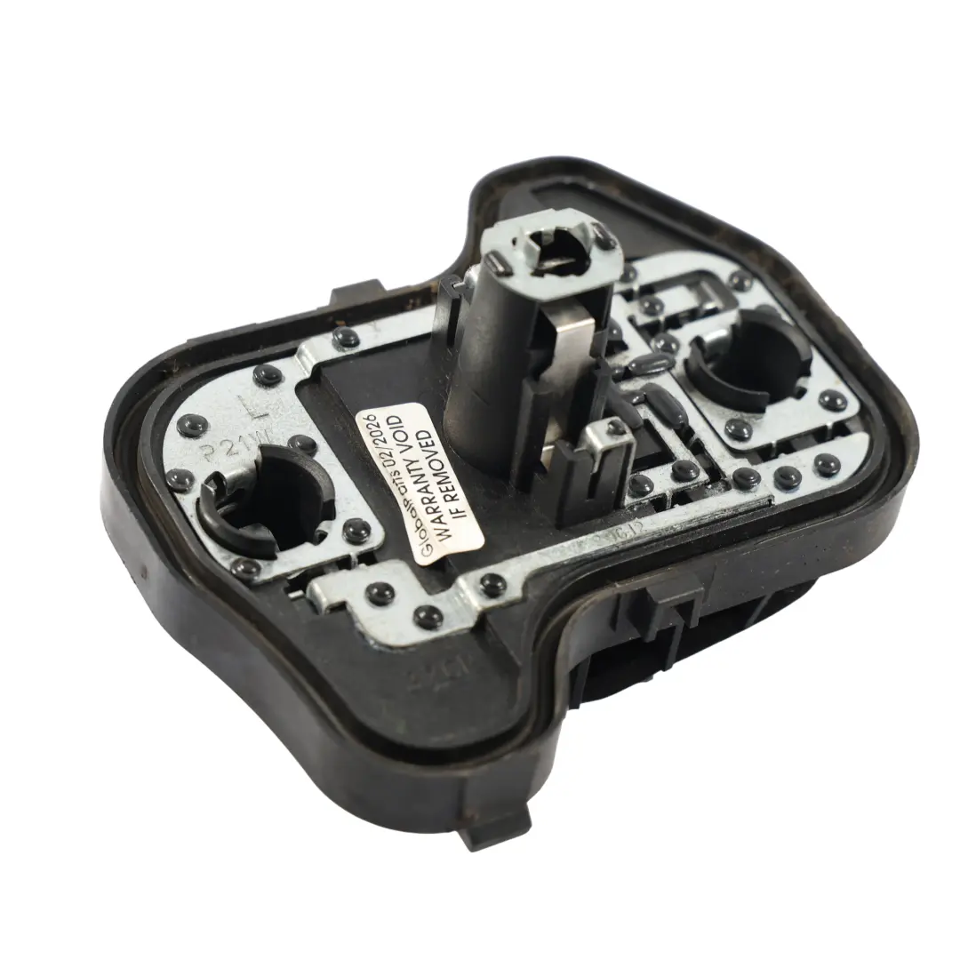 VW Golf Mk5 Douille Support D'Ampoule Feu Arrière Gauche Hayon Arrière - SKU 1K6945257 - Numéro de pièce 1K6945257