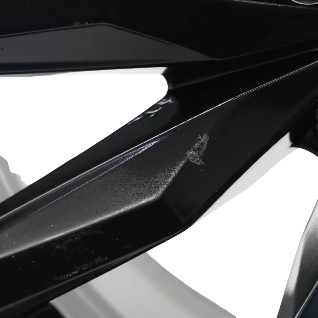 Mk3 Czarna Felga Aluminiowa 18" 8J ET:41 do Volkswagen Scirocco o numerze 1K8601025AN Volkswagen Scirocco Mk3 Czarna Felga Aluminiowa 18" 8J ET:41 - SKU 1K8601025AN-1 - Numer Części 1K8601025AN