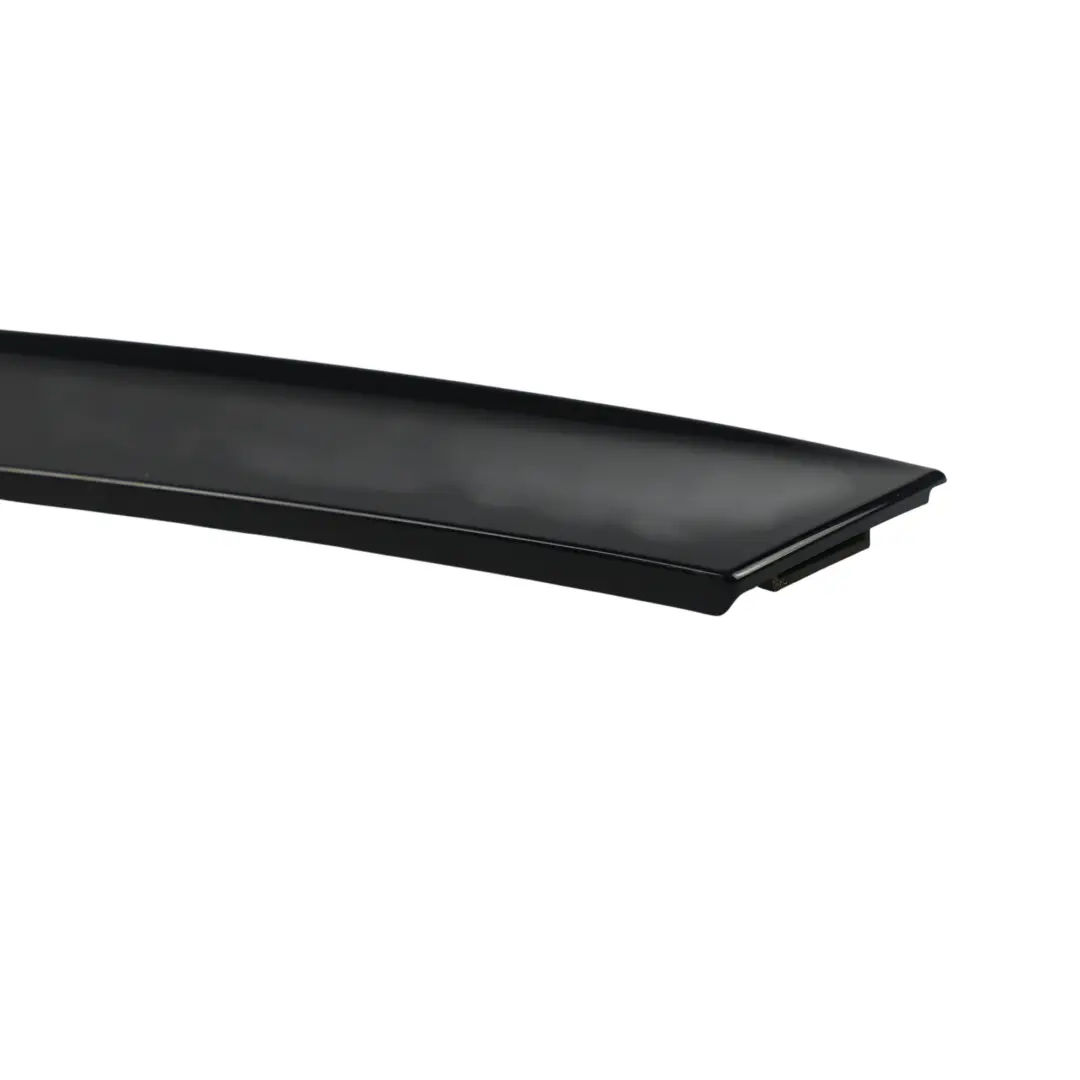 Volkswagen Scirocco MK3 Moldura Spoiler Portón Trasero Izquierdo - SKU 1K8805945G - Número de pieza 1K8805945G