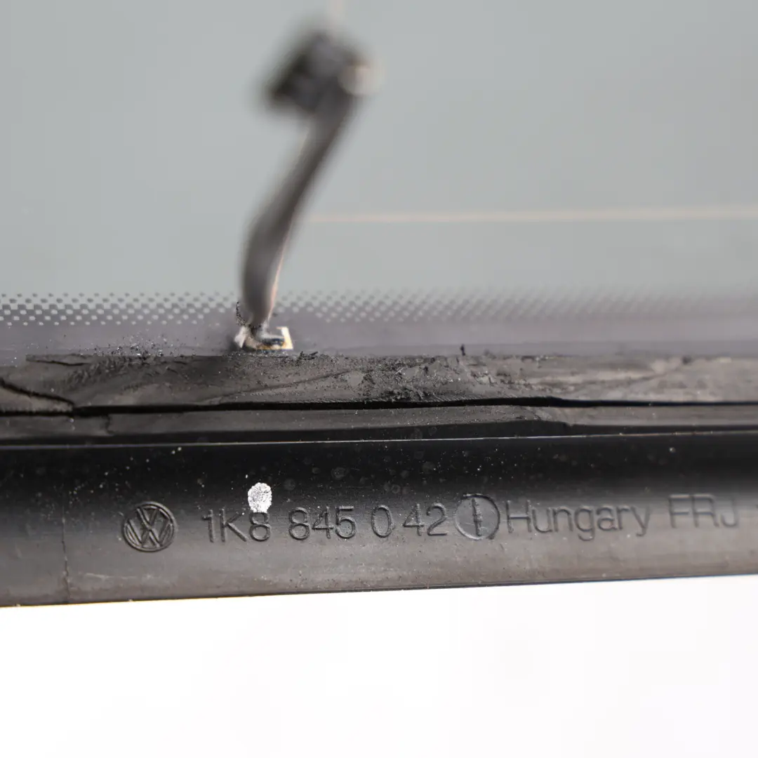 Mk3 Vitre Latérale Teintée 90% Arrière Droite 1K8845042 pour Volkswagen Scirocco à propos du numéro de pièce 1K8845042AJ Volkswagen Scirocco Mk3 Vitre Latérale Teintée 90% Arrière Droite 1K8845042 - SKU 1K8845042AJ - Numéro de pièce 1K8845042AJ