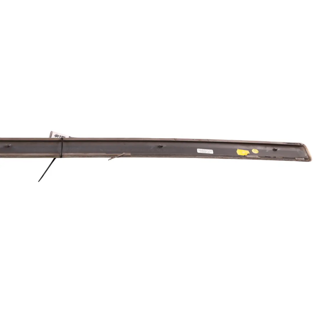 Skoda Octavia MK2 Baguette Garniture Porte Avant Droite Blanc Candy B9A F9E - SKU 1Z0853518A-CAN - Numéro de pièce 1Z0853518A
