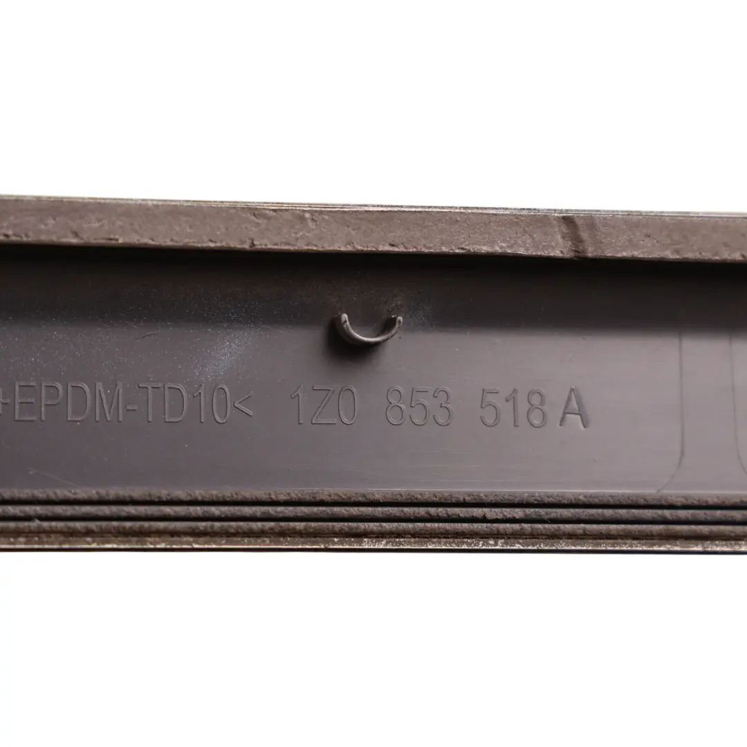 Skoda Octavia MK2 Baguette Garniture Porte Avant Droite Blanc Candy B9A F9E - SKU 1Z0853518A-CAN - Numéro de pièce 1Z0853518A