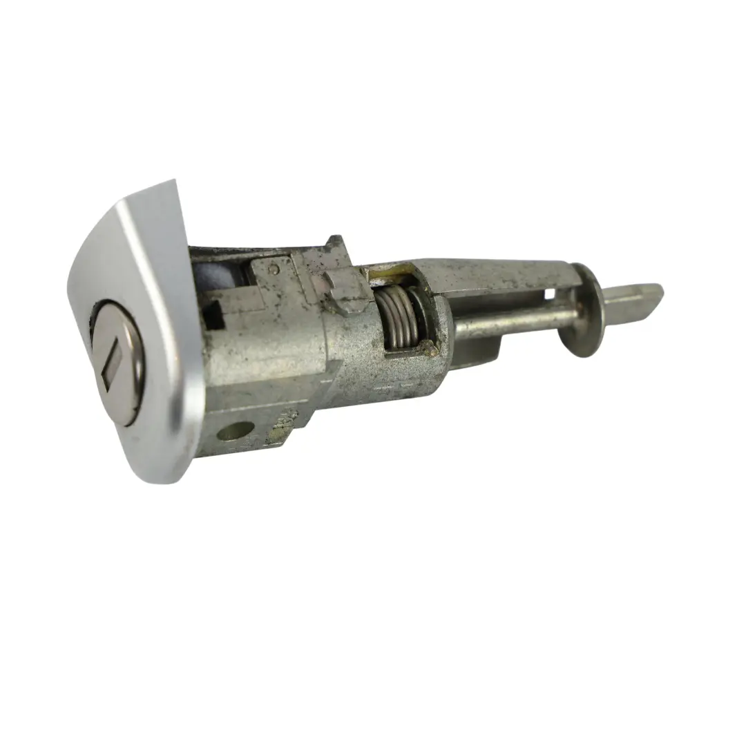 Skoda Octavia 1Z MK2 Cilindro Cerradura Puerta Derecho Plata Reflejo A7W - SKU 1Z0898168D-RES1 - Número de pieza 1Z0898168D