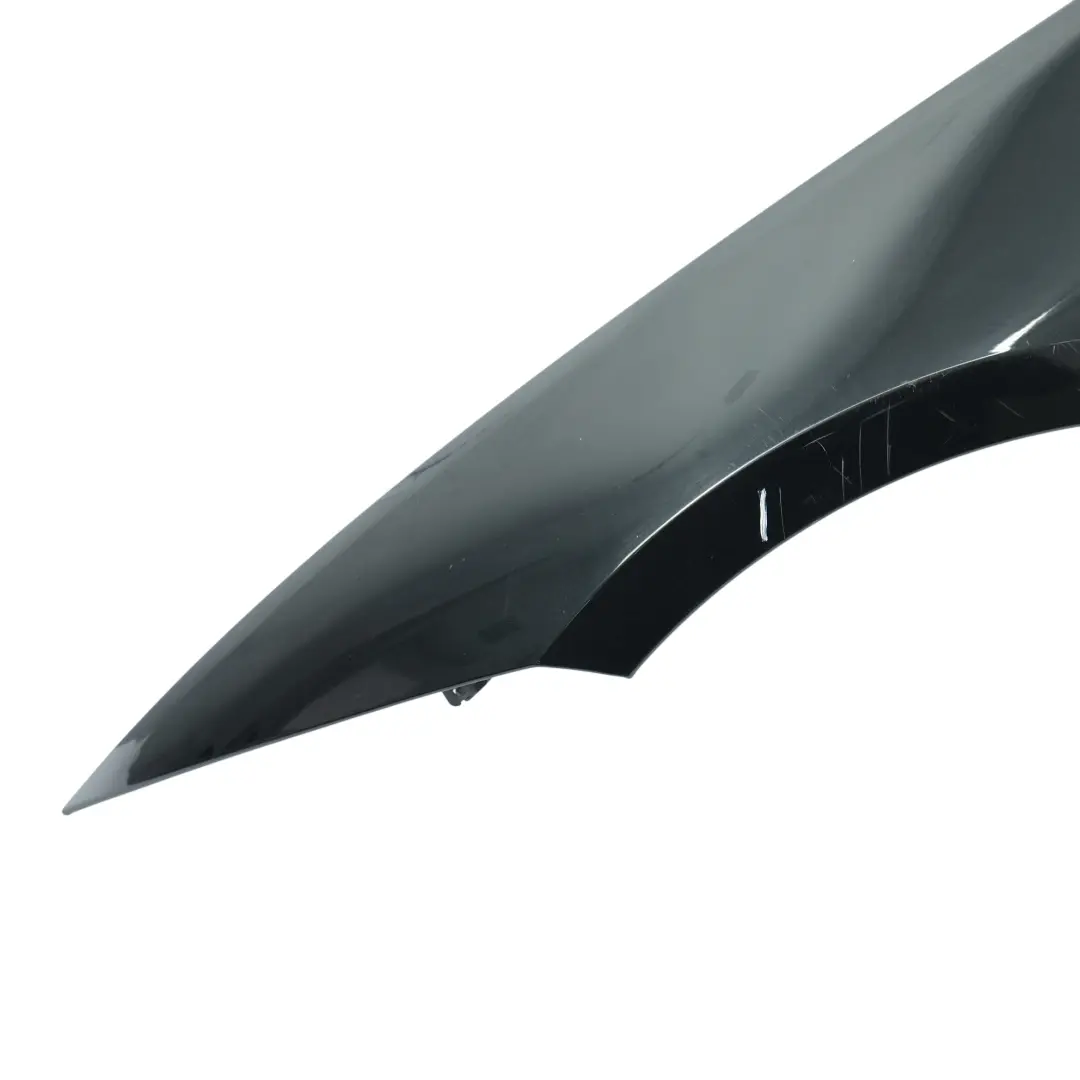 Pannello Laterale Anteriore Sinistro Black Sapphire Nero - 475 per BMW E92 E93 con numero di parte 2155919 BMW E92 E93 Pannello Laterale Anteriore Sinistro Black Sapphire Nero - 475 - SKU 2155919-BS1 - Numero di parte 2155919