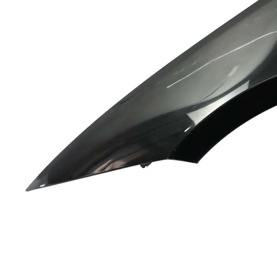 Pannello Laterale Parafango Ala Anteriore Sinistra Black Sapphire - 475 per BMW E92 con numero di parte 2155919 BMW E92 Pannello Laterale Parafango Ala Anteriore Sinistra Black Sapphire - 475 - SKU 2155919-BS2 - Numero di parte 2155919