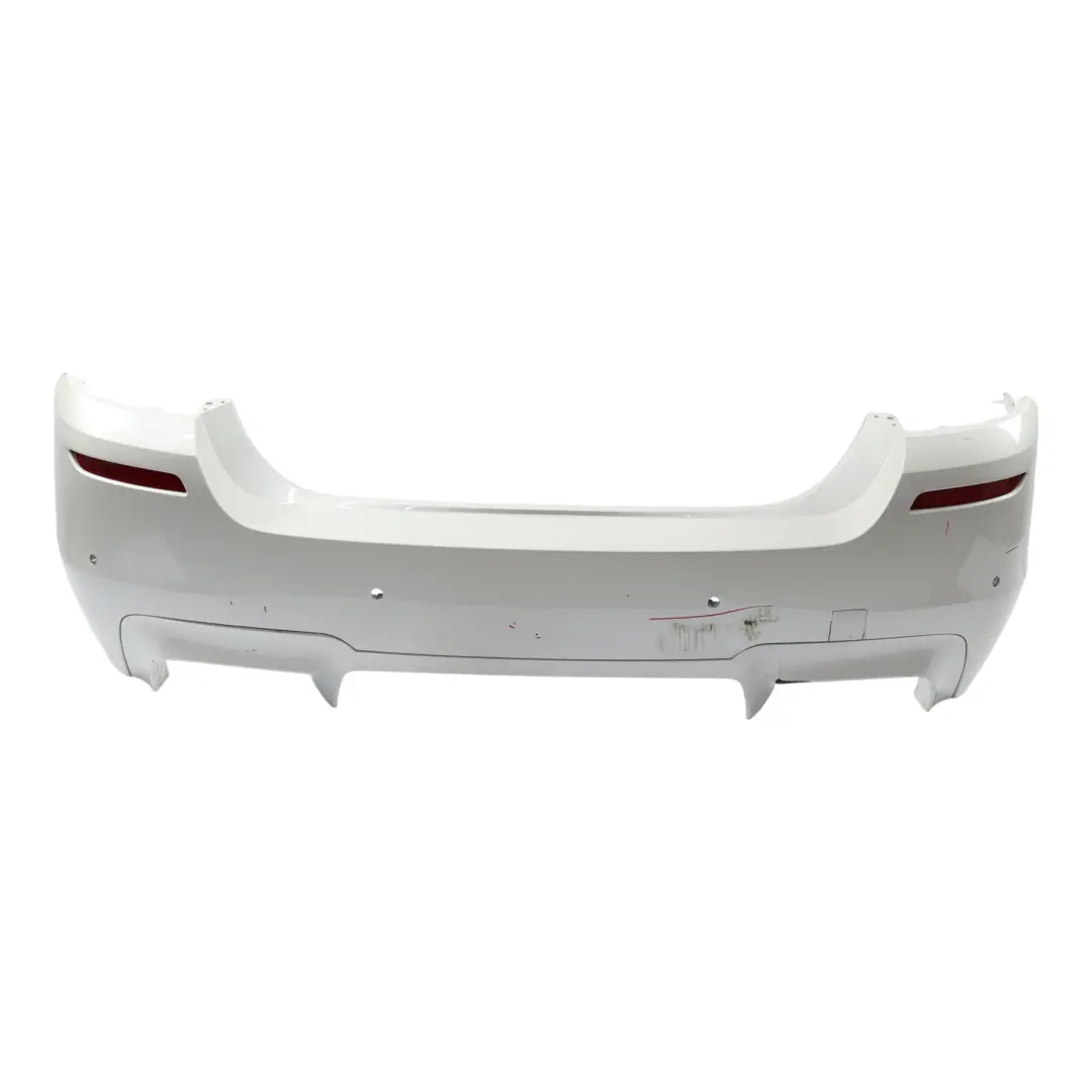 Tylny Zderzak M-Pakiet PDC Mineral White Biały Metalik - A96 do BMW F10 o numerze 2223018 BMW F10 Tylny Zderzak M-Pakiet PDC Mineral White Biały Metalik - A96 - SKU 2223018-MW - Numer Części 2223018
