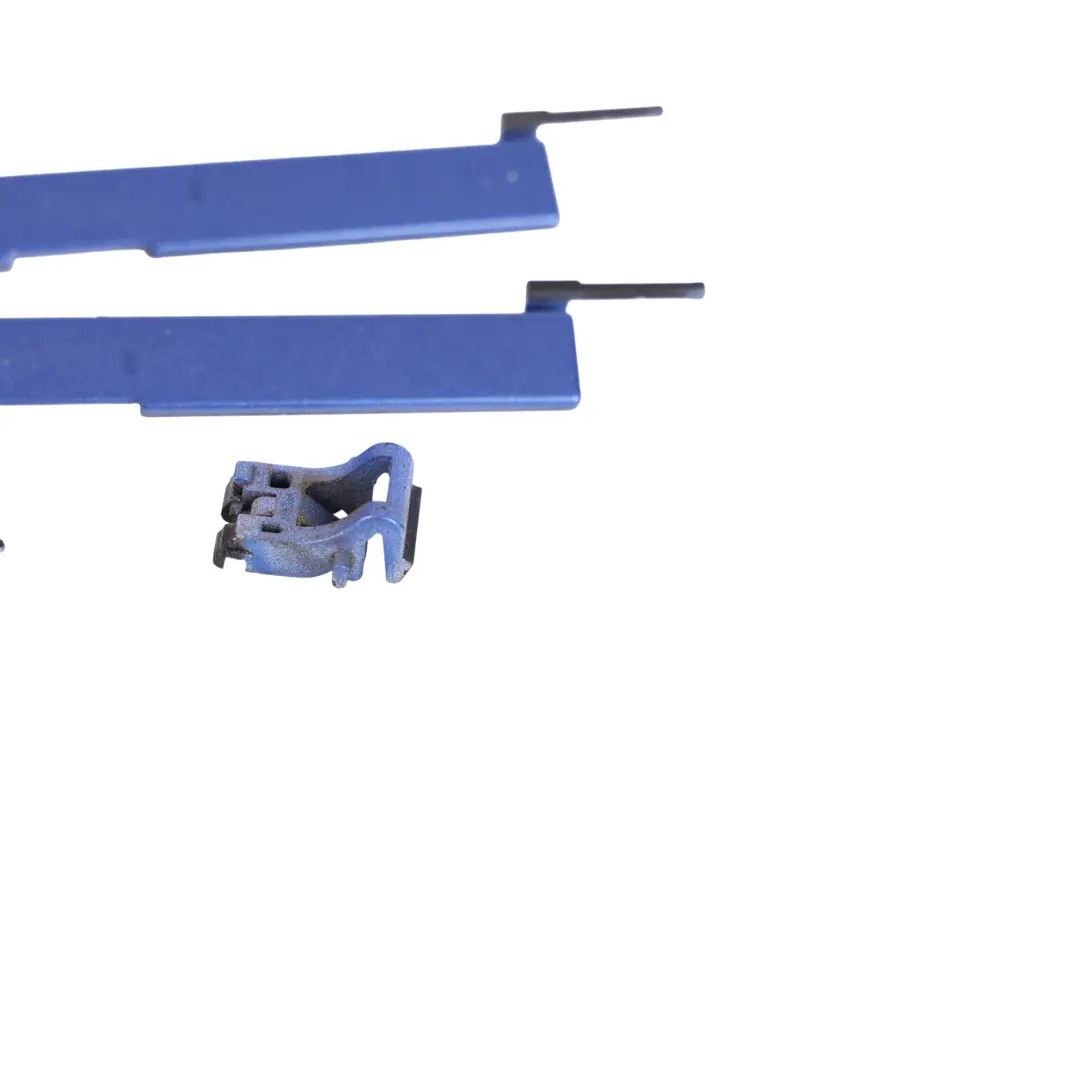 Moulure Toit Gauche Cache Rail Toit Bleu Estorilblau - B45 SET pour BMW F30 à propos du numéro de pièce 2239971 BMW F30 Moulure Toit Gauche Cache Rail Toit Bleu Estorilblau - B45 SET - SKU 2239971-EB1 - Numéro de pièce 2239971