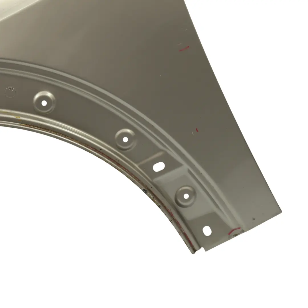 Błotnik lewy Sparkling Silver do MINI Cooper R56 R57 o numerze 2754725 MINI Cooper R56 R57 Błotnik lewy Sparkling Silver - SKU 2754725-SS5 - Numer Części 2754725