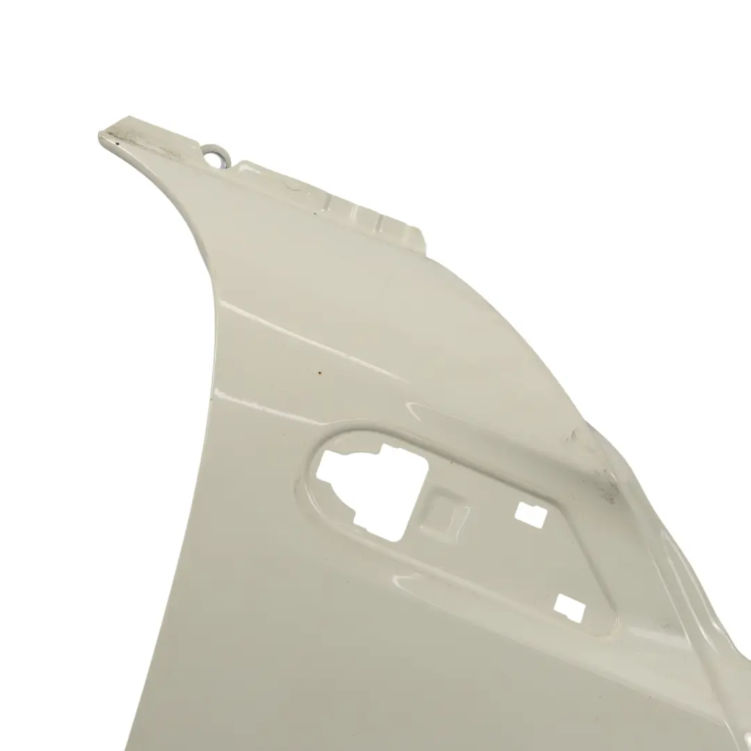 Panel Lateral Delantero Ala Derecha Pepper Blanco - 850 para Mini R55 R56 R57 con número de pieza 2754726 Mini R55 R56 R57 Panel Lateral Delantero Ala Derecha Pepper Blanco - 850 - SKU 2754726-PW2 - Número de pieza 2754726