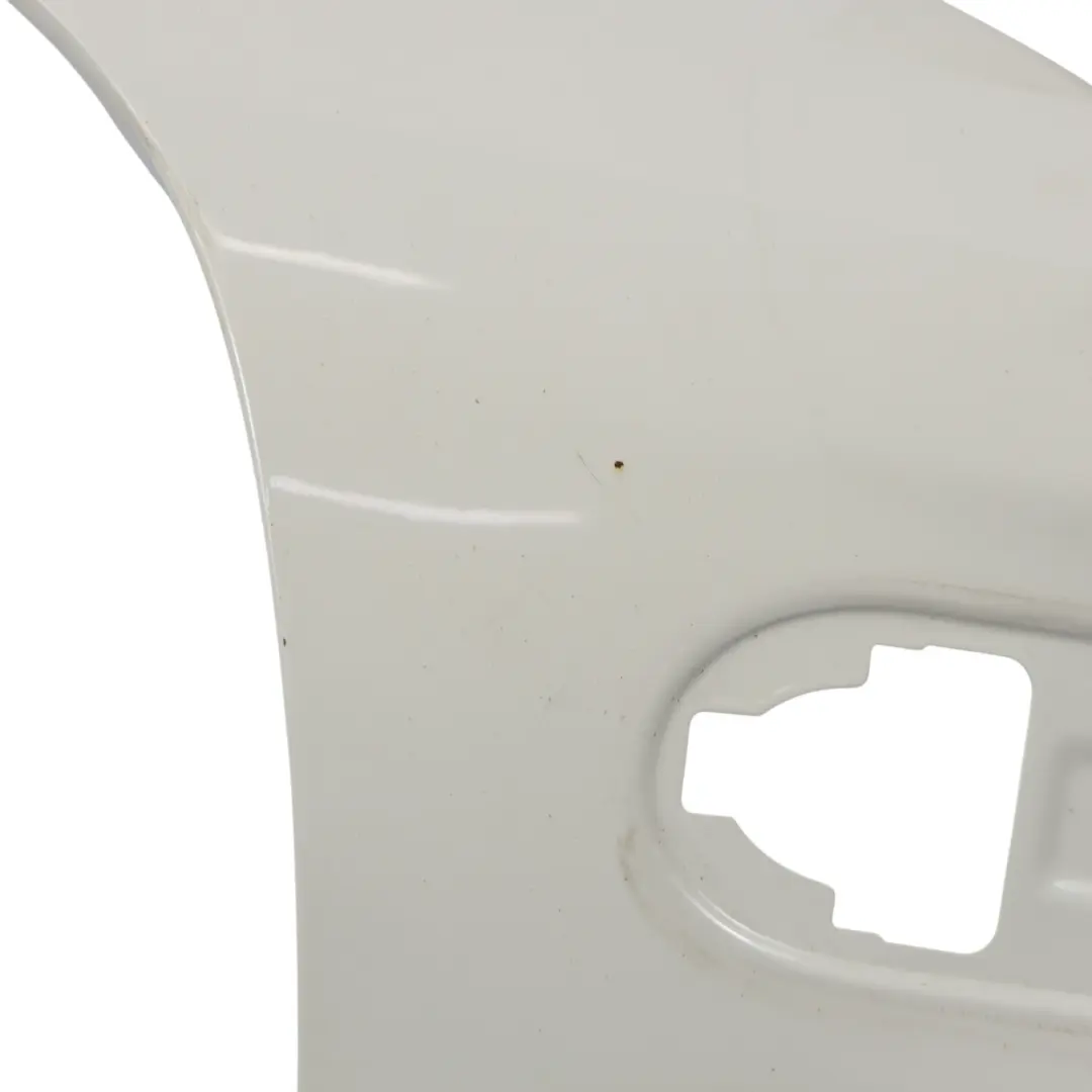 Pannello laterale ala anteriore destra Pepper White 850 per Mini Cooper R55 R56 R57 con numero di parte 2754726 Mini Cooper R55 R56 R57 Pannello laterale ala anteriore destra Pepper White 850 - SKU 2754726-PW2 - Numero di parte 2754726