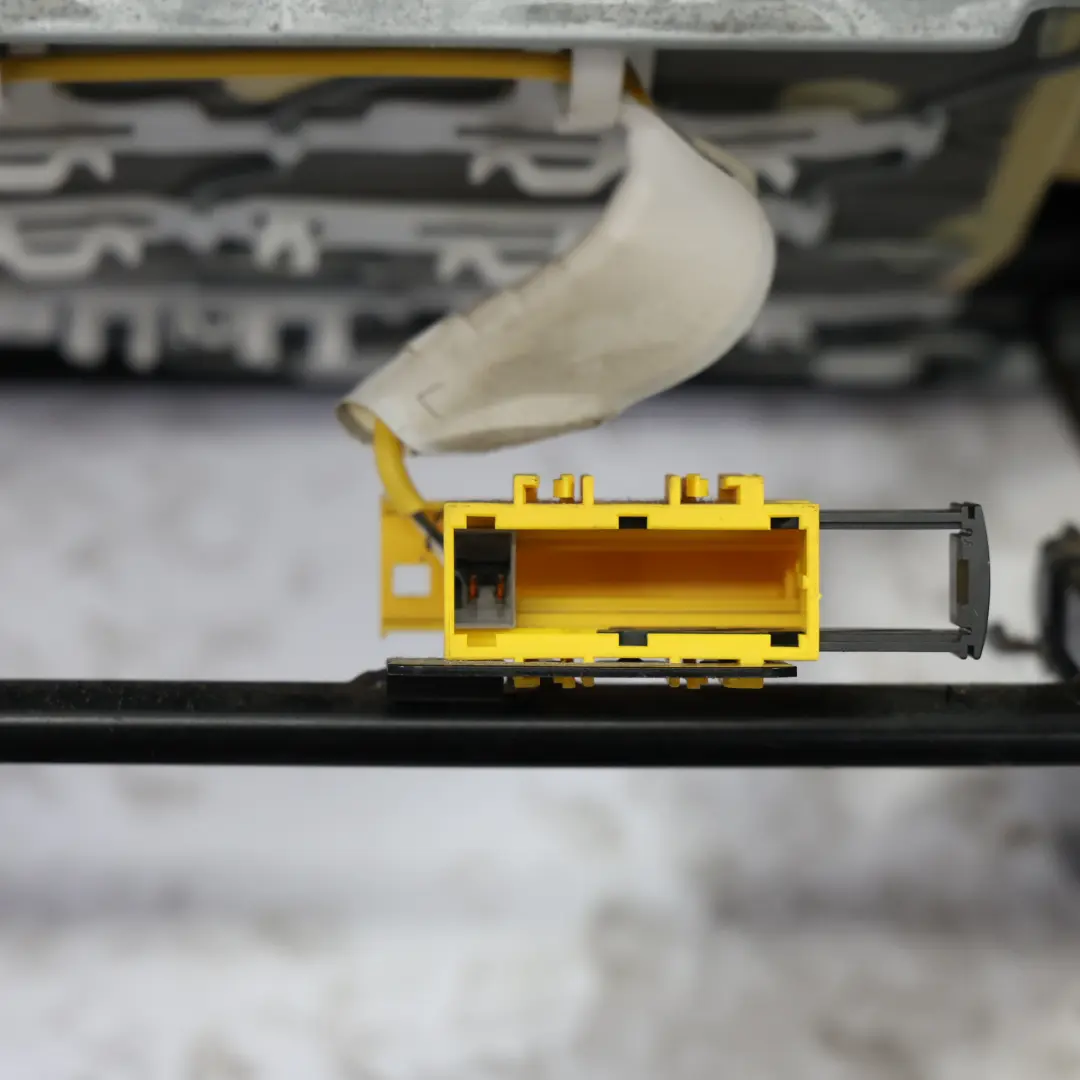 Siège Avant Cuir Nevada Noir Droite pour BMW E84 à propos du numéro de pièce 2992620 BMW E84 Siège Avant Cuir Nevada Noir Droite - SKU 2992620-1 - Numéro de pièce 2992620