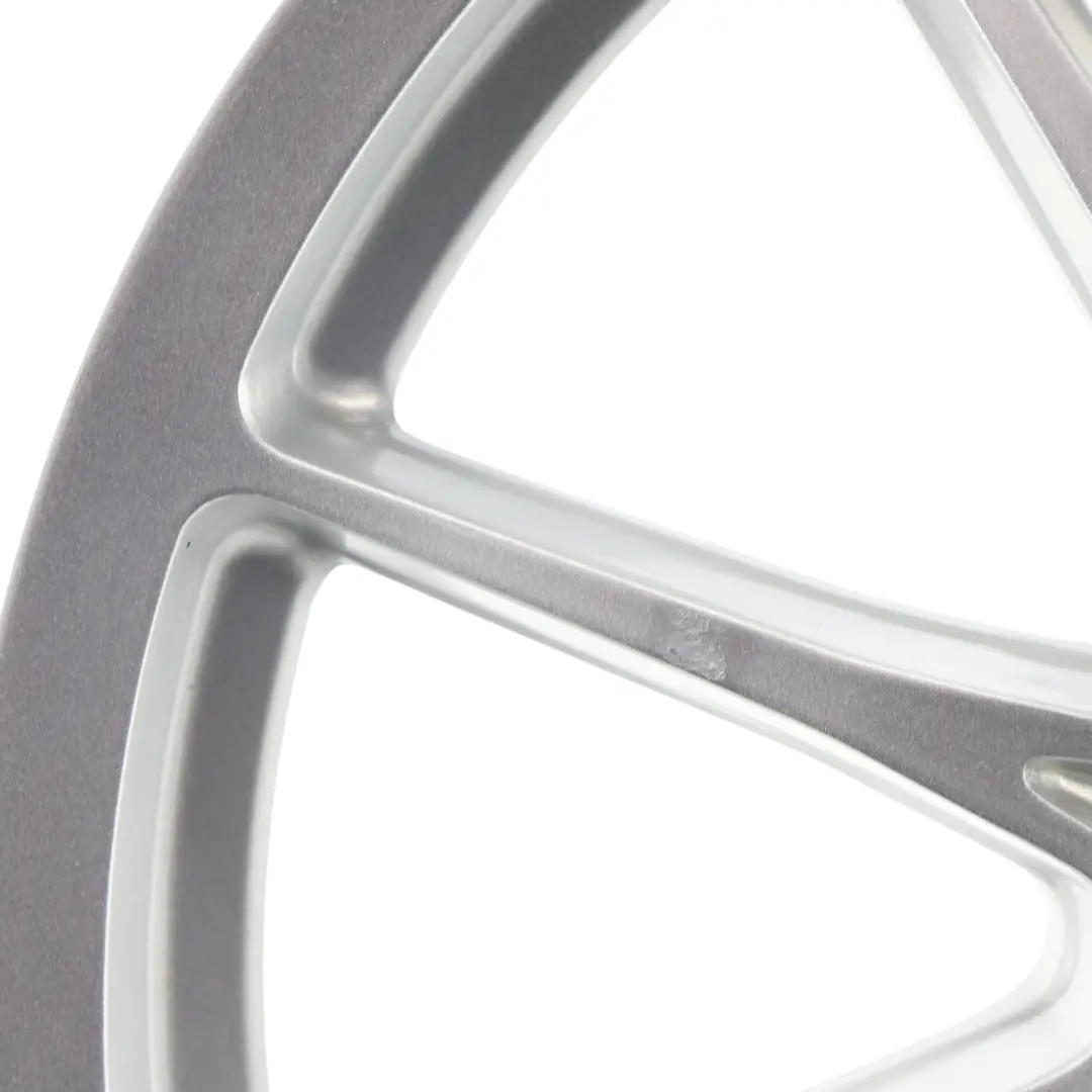 2Forge Jante Alliage Argent VIA 18" 8.5J pour à propos du numéro de pièce 2FORGE-VIA-18 2Forge Jante Alliage Argent VIA 18" 8.5J - SKU 2FORGE-VIA-18-1 - Numéro de pièce 2FORGE-VIA-18