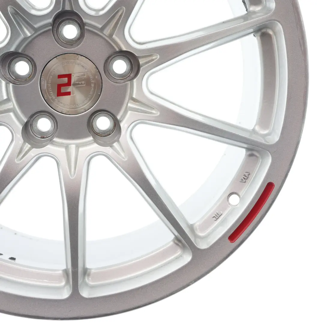 2Forge Jante Alliage Argent VIA 18" 8.5J pour à propos du numéro de pièce 2FORGE-VIA-18 2Forge Jante Alliage Argent VIA 18" 8.5J - SKU 2FORGE-VIA-18-2 - Numéro de pièce 2FORGE-VIA-18