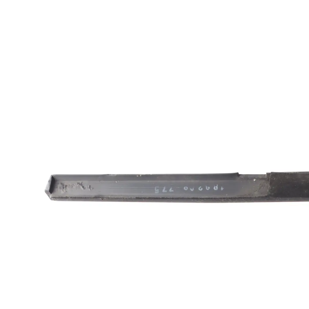 2K Door Window Seal Gasket Outer Front Right O/S to Volkswagen VW Caddy with Part number 2K0837478B Volkswagen VW Caddy 2K Door Window Seal Gasket Outer Front Right O/S - SKU 2K0837478B - Part number 2K0837478B