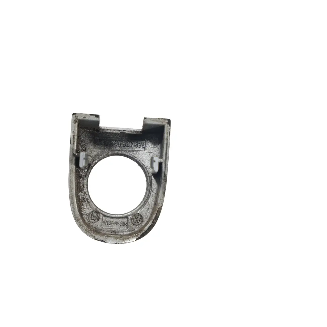 Tappo Serratura Porta Lato Guida Avus Silver Pearl Y7J per Audi TT 8J con numero di parte 3B0837879A Audi TT 8J Tappo Serratura Porta Lato Guida Avus Silver Pearl Y7J - SKU 3B0837879A-AVS - Numero di parte 3B0837879A