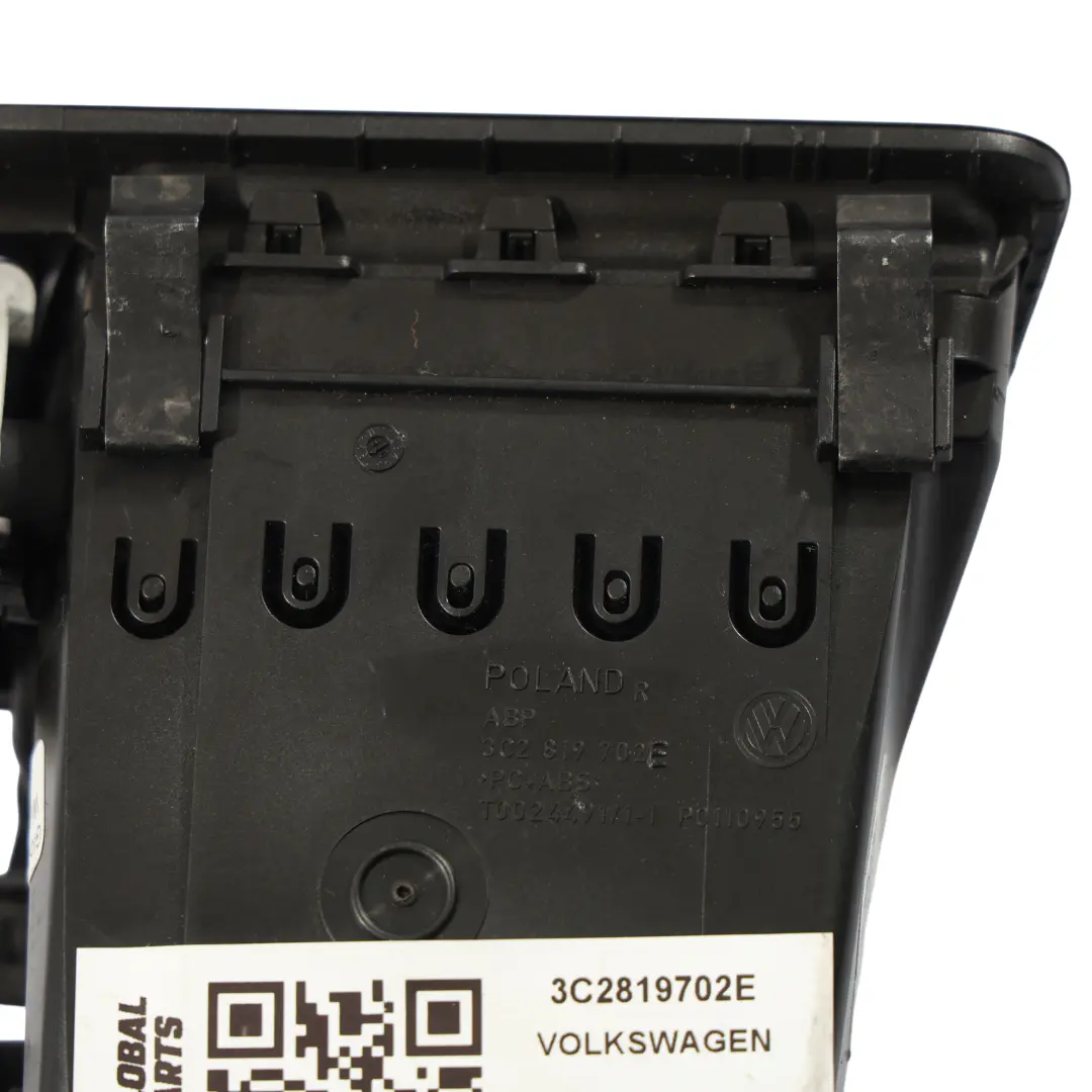 Dashboard Air Vent Grille Front Right O/S to Volkswagen VW Passat B6 CC with Part number 3C2819702E Volkswagen VW Passat B6 CC Dashboard Air Vent Grille Front Right O/S - SKU RHD-3C2819702E - Part number 3C2819702E