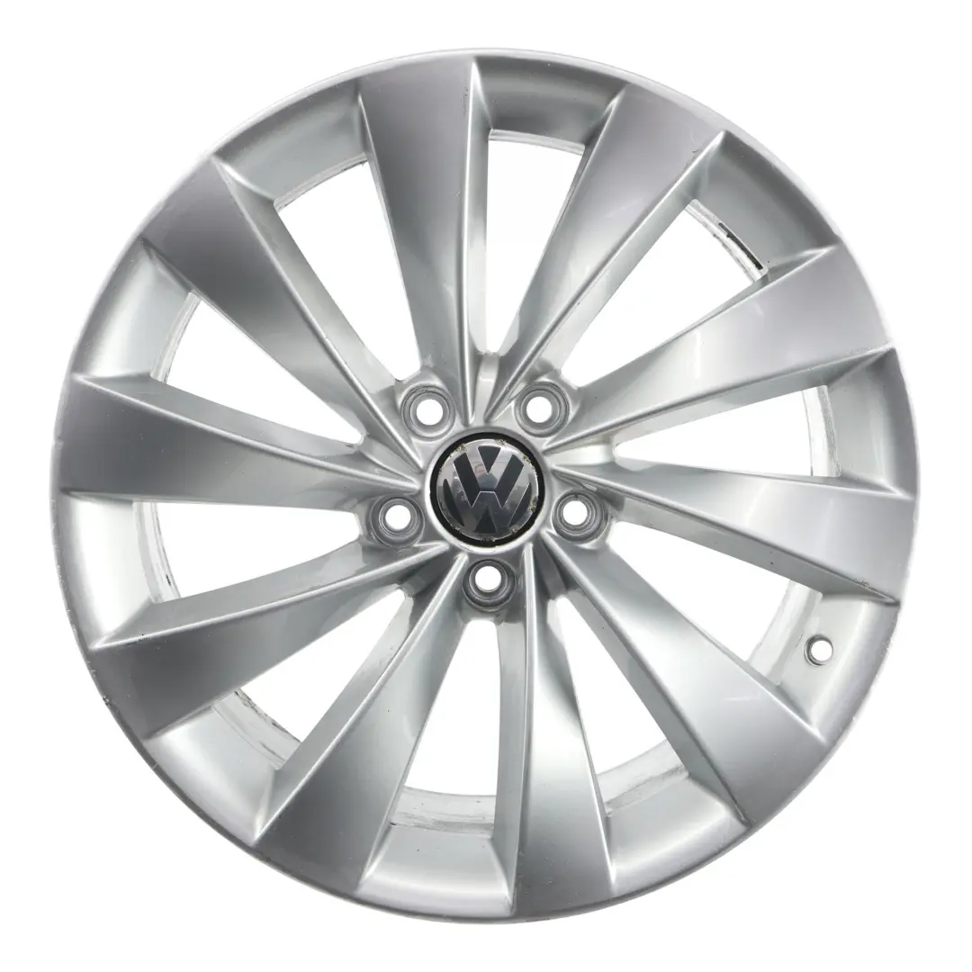 Mk3 Argento Cerchio Lega 18" 8J ET:41 per Volkswagen Scirocco con numero di parte 3C8601025AB Volkswagen Scirocco Mk3 Argento Cerchio Lega 18" 8J ET:41 - SKU 3C8601025AB-3 - Numero di parte 3C8601025AB