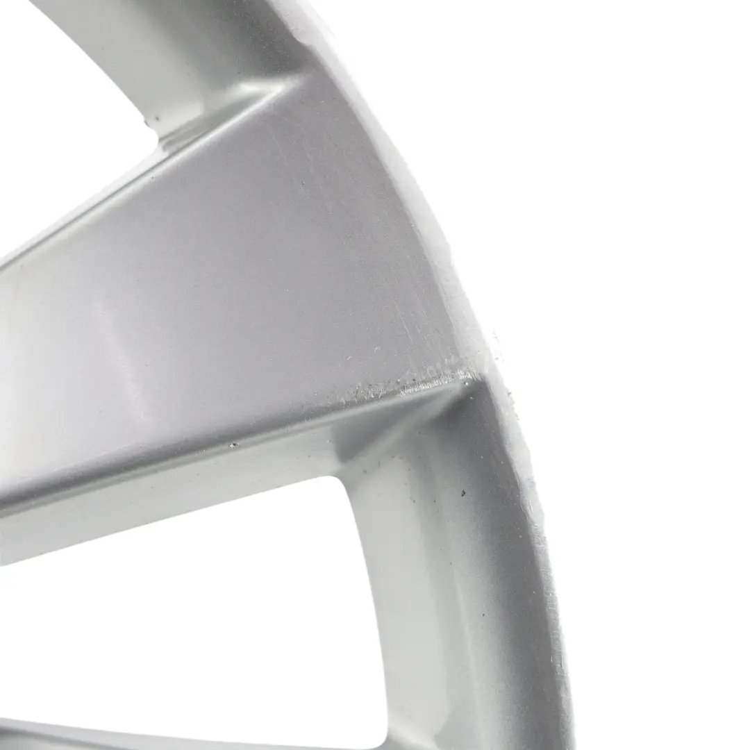 Mk3 Silberne Leichtmetallfelge 18" 8J ET:41 für Volkswagen Scirocco mit Teilenummer 3C8601025AB Volkswagen Scirocco Mk3 Silberne Leichtmetallfelge 18" 8J ET:41 - SKU 3C8601025AB-3 - Teilenummer 3C8601025AB