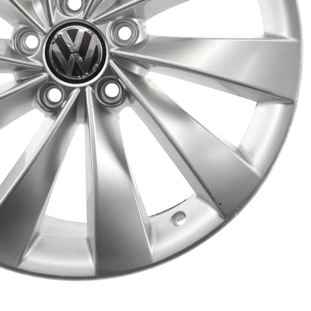 Mk3 Srebrna Felga Aluminiowa 18" 8J ET:41 do Volkswagen Scirocco o numerze 3C8601025AB Volkswagen Scirocco Mk3 Srebrna Felga Aluminiowa 18" 8J ET:41 - SKU 3C8601025AB-4 - Numer Części 3C8601025AB