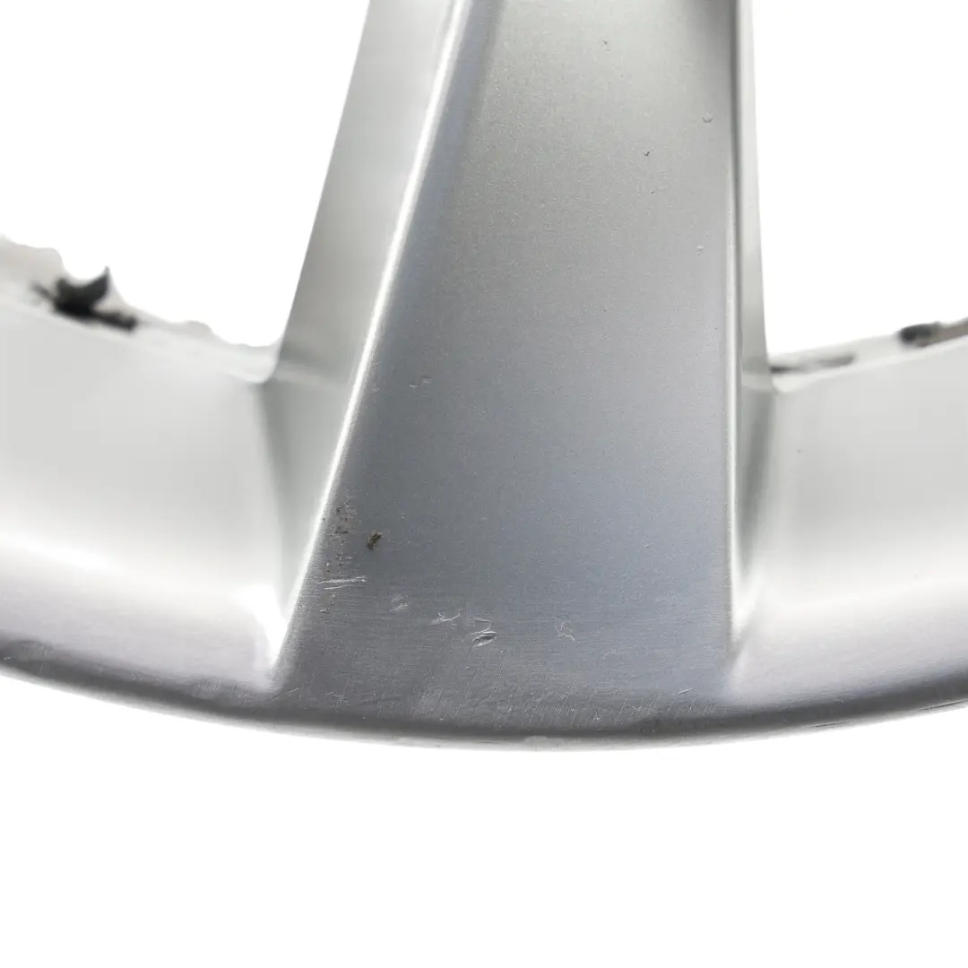 Mk3 Srebrna Felga Aluminiowa 18" 8J ET:41 do Volkswagen Scirocco o numerze 3C8601025D Volkswagen Scirocco Mk3 Srebrna Felga Aluminiowa 18" 8J ET:41 - SKU 3C8601025D-11 - Numer Części 3C8601025D