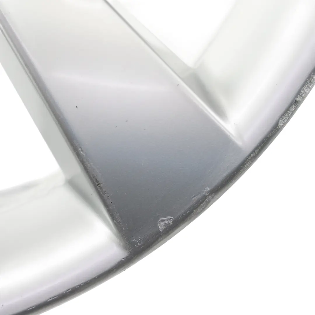 Mk3 Felga Aluminiowa Srebrna 18" 8J ET:41 do Volkswagen Scirocco o numerze 3C8601025D Volkswagen Scirocco Mk3 Felga Aluminiowa Srebrna 18" 8J ET:41 - SKU 3C8601025D-5 - Numer Części 3C8601025D