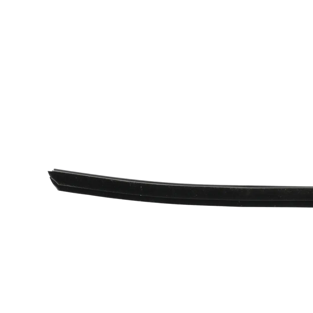 Volkswagen Passat CC Guarnizione Vetro Porta Anteriore Destra - SKU 3C8837472A - Numero di parte 3C8837472A