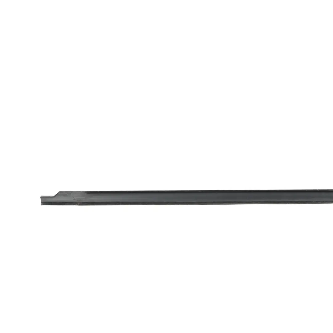 Joint Vitre Porte Arrière Extérieur Gauche pour Volkswagen Passat CC B6 à propos du numéro de pièce 3C8839475D Volkswagen Passat CC B6 Joint Vitre Porte Arrière Extérieur Gauche - SKU 3C8839475D - Numéro de pièce 3C8839475D