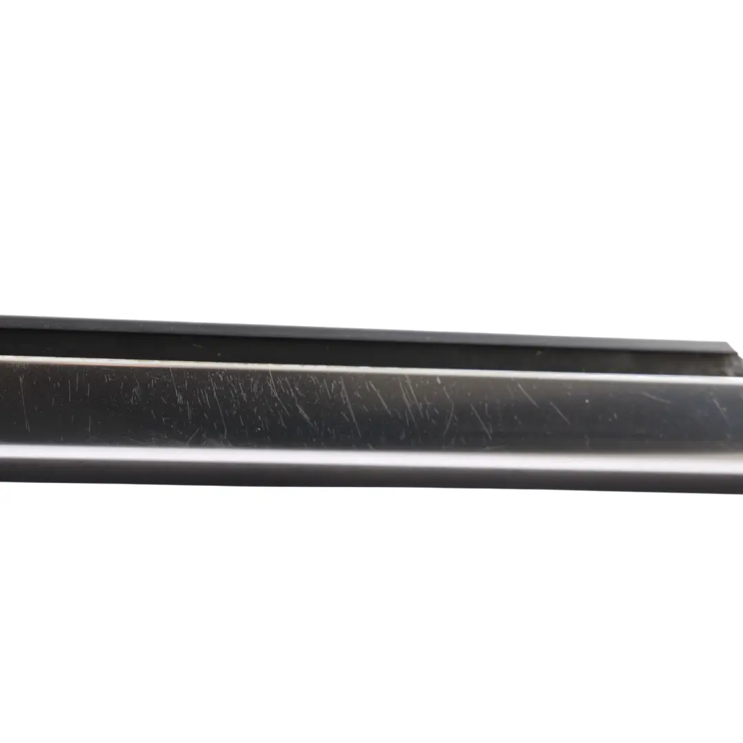 Guarnizione Vetro Porta Posteriore Destra per Volkswagen Passat CC B6 con numero di parte 3C8839476D Volkswagen Passat CC B6 Guarnizione Vetro Porta Posteriore Destra - SKU 3C8839476D - Numero di parte 3C8839476D