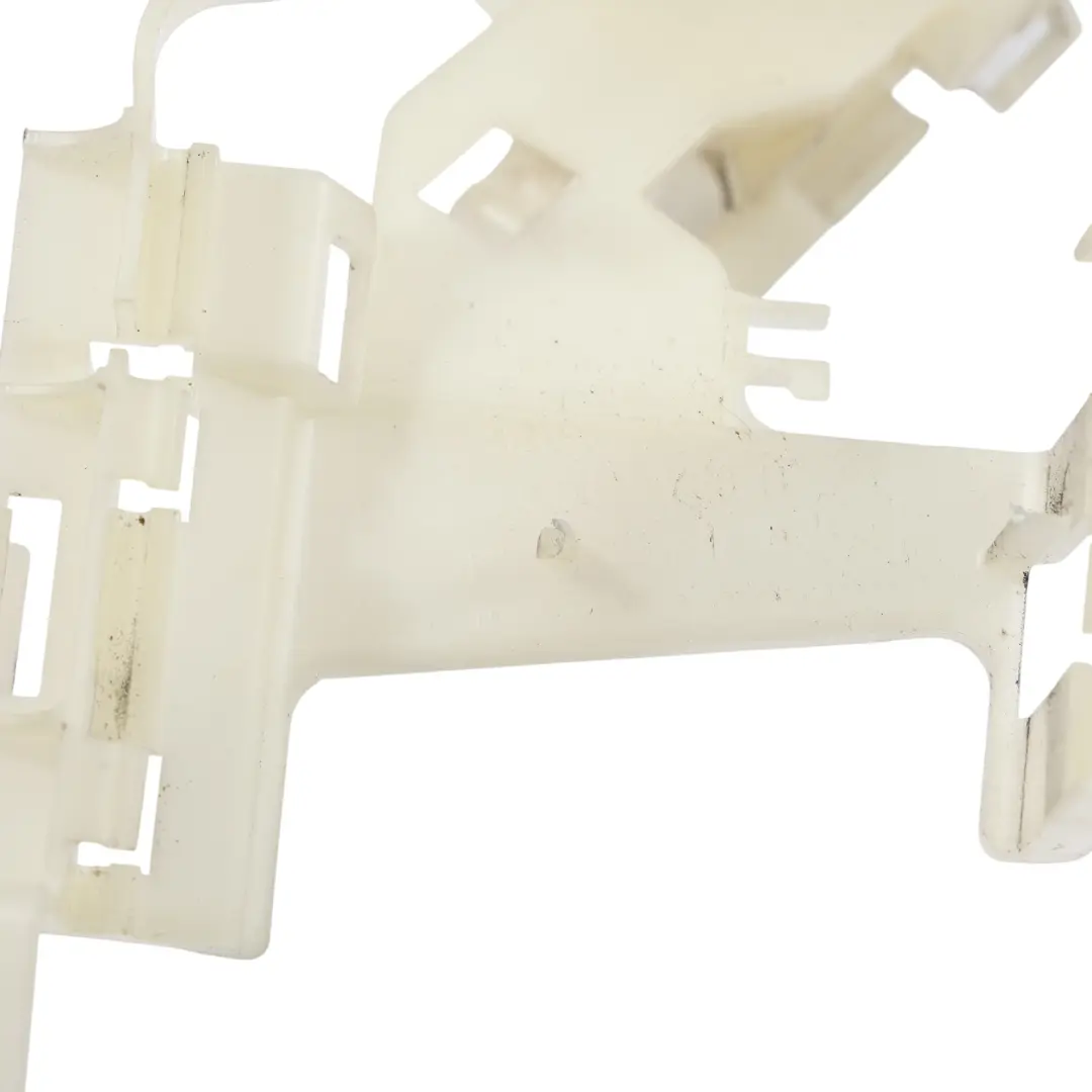 Soporte Cerradura Puerta Trasera Derecha para Volkswagen Passat CC con número de pieza 3C8839768B Volkswagen Passat CC Soporte Cerradura Puerta Trasera Derecha - SKU 3C8839768B - Número de pieza 3C8839768B