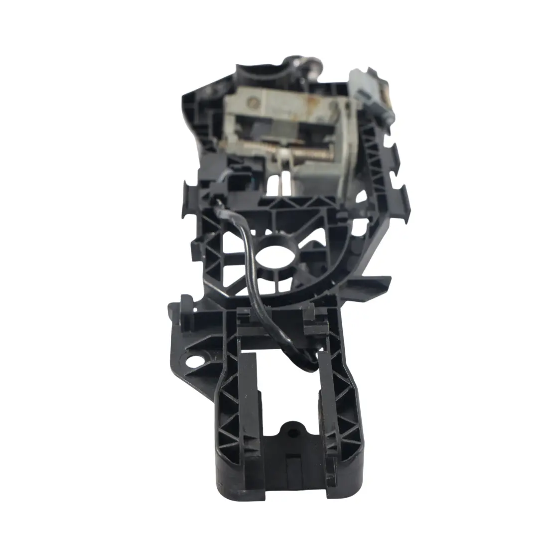 Soporte Manija Puerta Trasera Izquierda para Volkswagen Passat CC con número de pieza 3C8839885 Volkswagen Passat CC Soporte Manija Puerta Trasera Izquierda - SKU 3C8839885 - Número de pieza 3C8839885