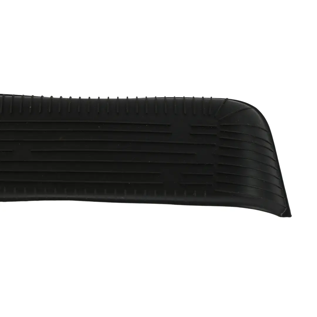 Caja Almacenaje Puerta Delantero Izquierdo para Volkswagen Passat CC con número de pieza 3C8868133 Volkswagen Passat CC Caja Almacenaje Puerta Delantero Izquierdo - SKU 3C8868133 - Número de pieza 3C8868133