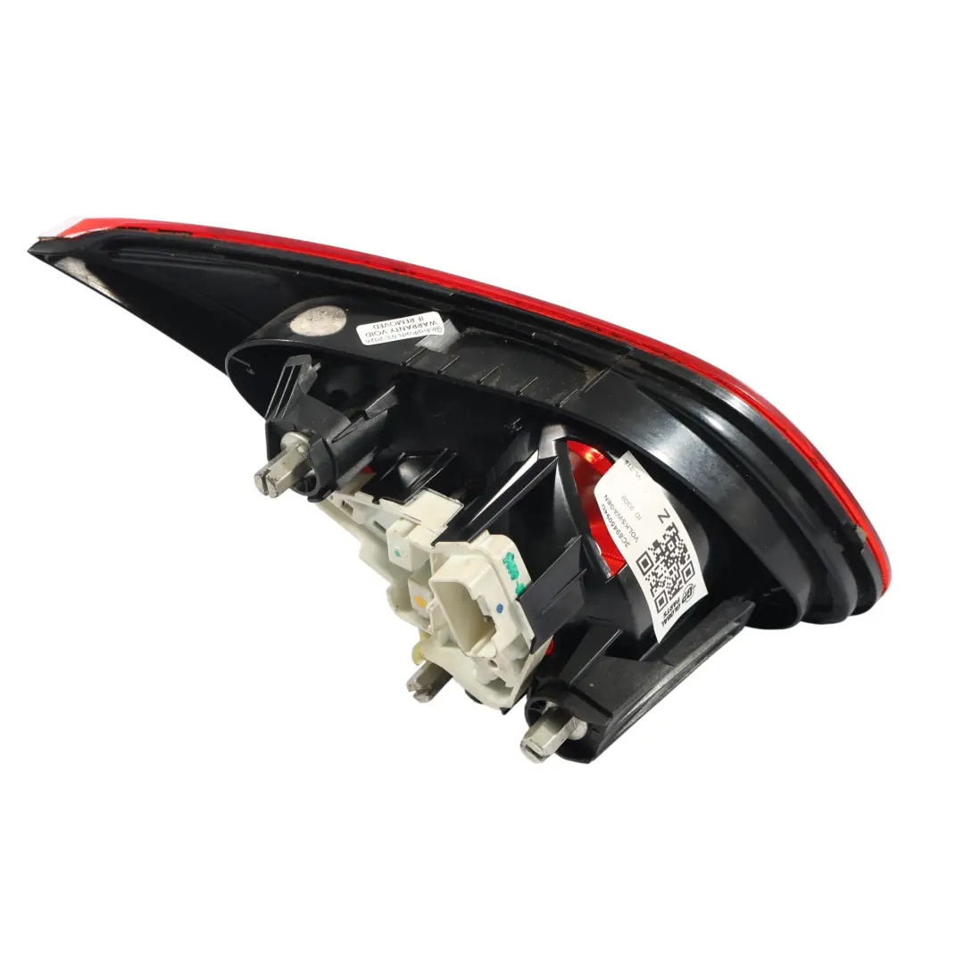 Volkswagen Passat CC Lampa Tylna Wewnętrzna W Klape Prawa - SKU 3C8945094D - Numer Części 3C8945094D