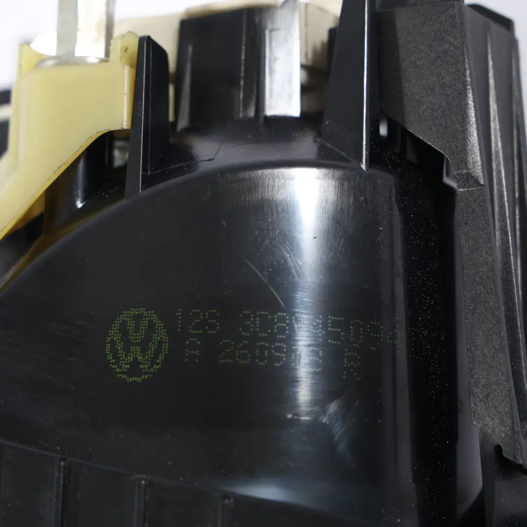 Volkswagen Passat CC Lampa Tylna Wewnętrzna W Klape Prawa - SKU 3C8945094D - Numer Części 3C8945094D