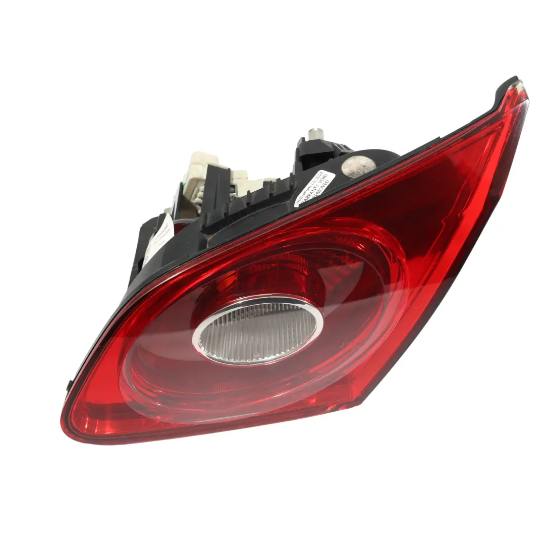 Lampa Tylna Wewnętrzna W Klape Prawa do Volkswagen Passat CC o numerze 3C8945094D Volkswagen Passat CC Lampa Tylna Wewnętrzna W Klape Prawa - SKU 3C8945094D - Numer Części 3C8945094D