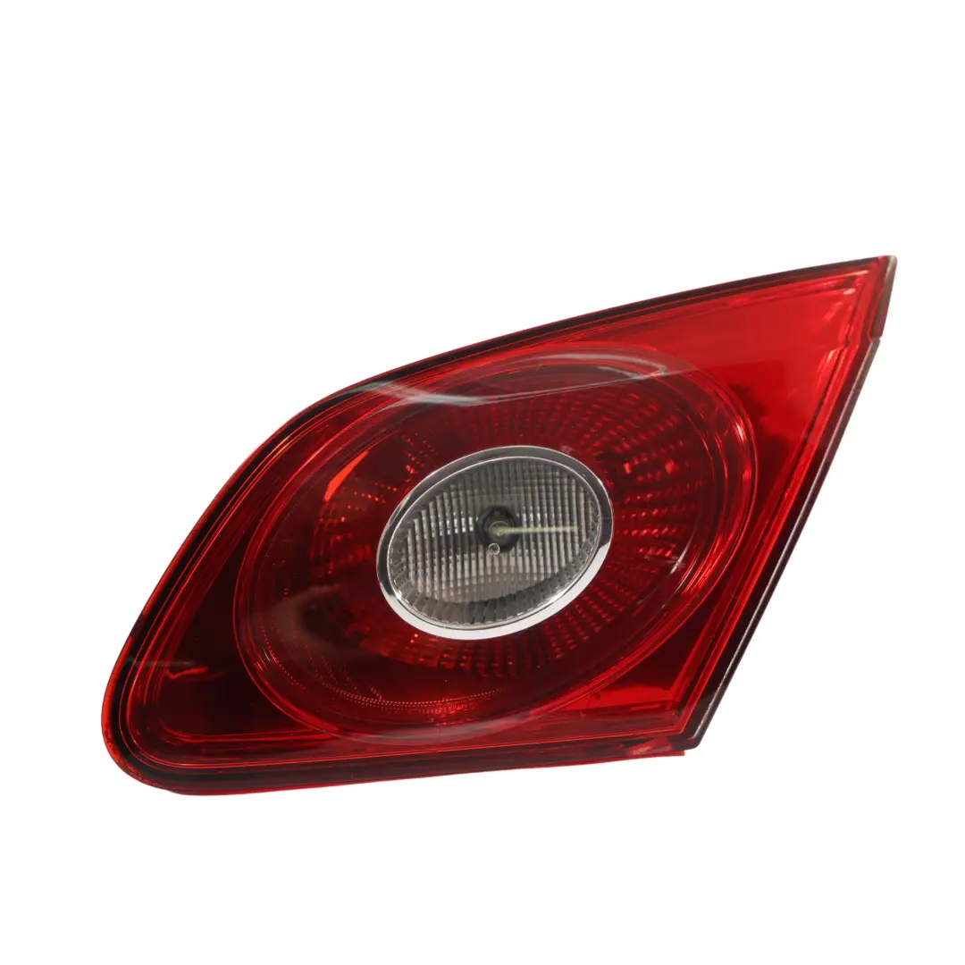 Fanale Posteriore Bagagliaio Interno Destro per Volkswagen Passat CC con numero di parte 3C8945094D Volkswagen Passat CC Fanale Posteriore Bagagliaio Interno Destro - SKU 3C8945094D - Numero di parte 3C8945094D